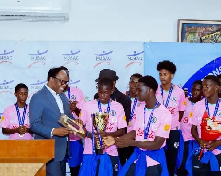 Football : les Petits Grenadiers U-14, champions du CFU Challenge Series 2026, accueillis en héros